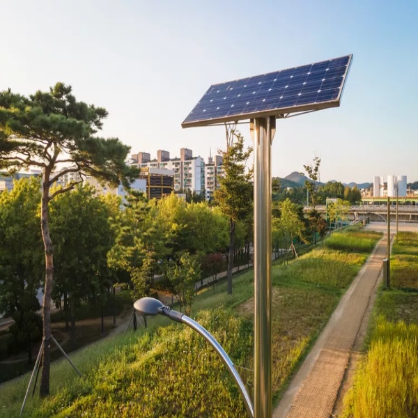 Exploring the Applications of Small Solar Panels for Lighting Solutions